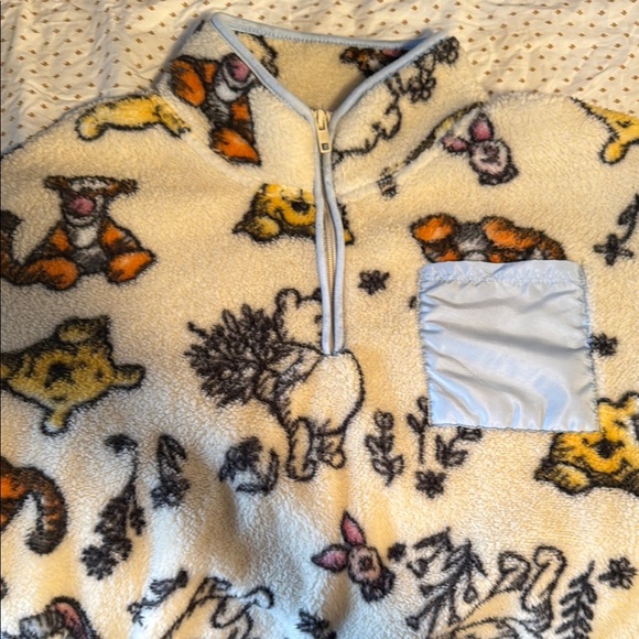 Winnie the Pooh fleece sweater - Picture 1 of 4